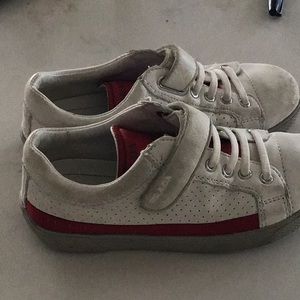 Prada sneakers size 28